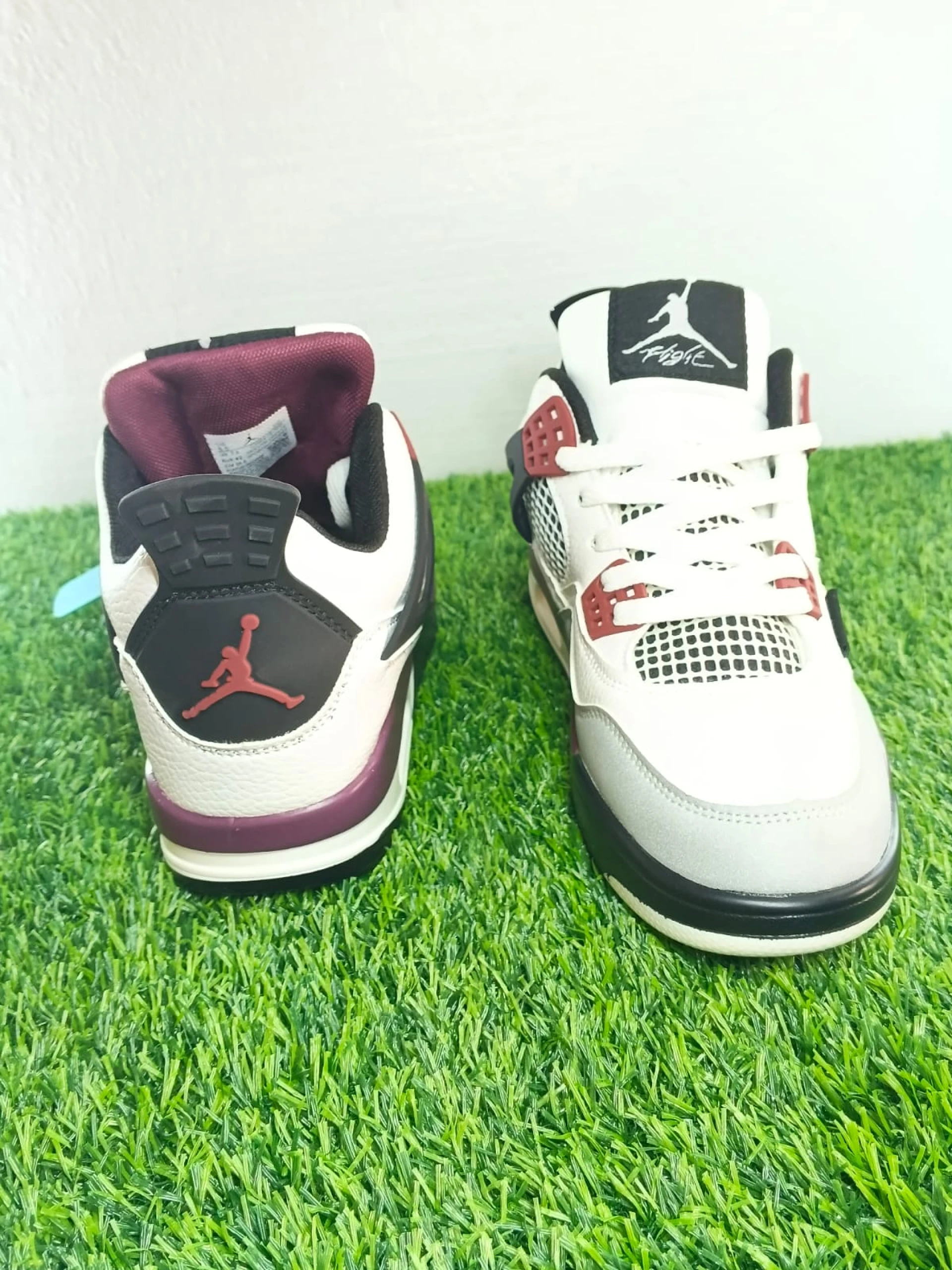 Nike Air Jordan 4 Retro x PSG Paris